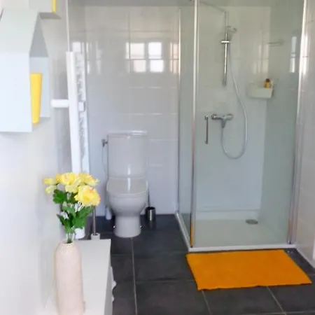 度假居 La Cousinade No 诺亚芒提亚